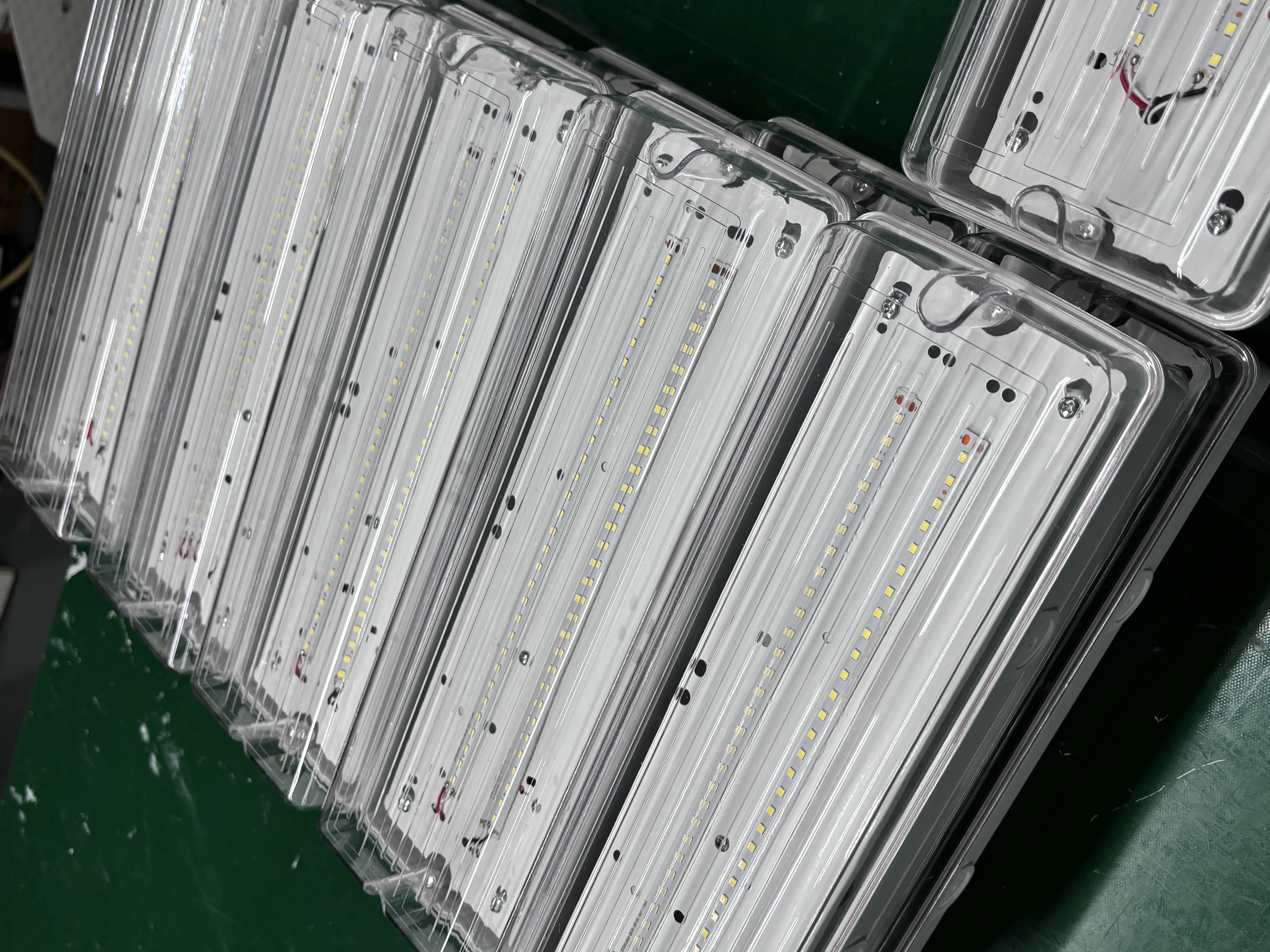 Innovative Emergency Lighting Solution Revolutionizes Safety: Full Plastic PC30cm Emergency LED Three-Proof Light Series Leads the Industr