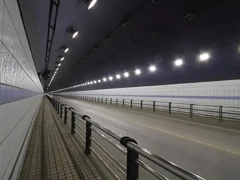 Tri-proof lamps help industrial and outdoor lighting to be safe and efficient